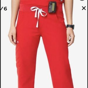 Kade cargo scrub bottoms FIGS red women’s petite s